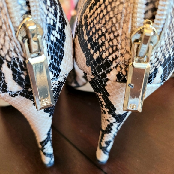 Banana Republic Averie Snakeskin Booties, 7M - Picture 8 of 14